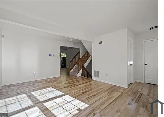 3 bed, $3,000 — Photo 3