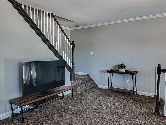 4th image of 3503 Brookview Rd