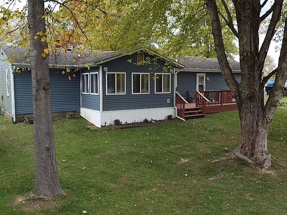 3rd image of 888 SE Santee Dr