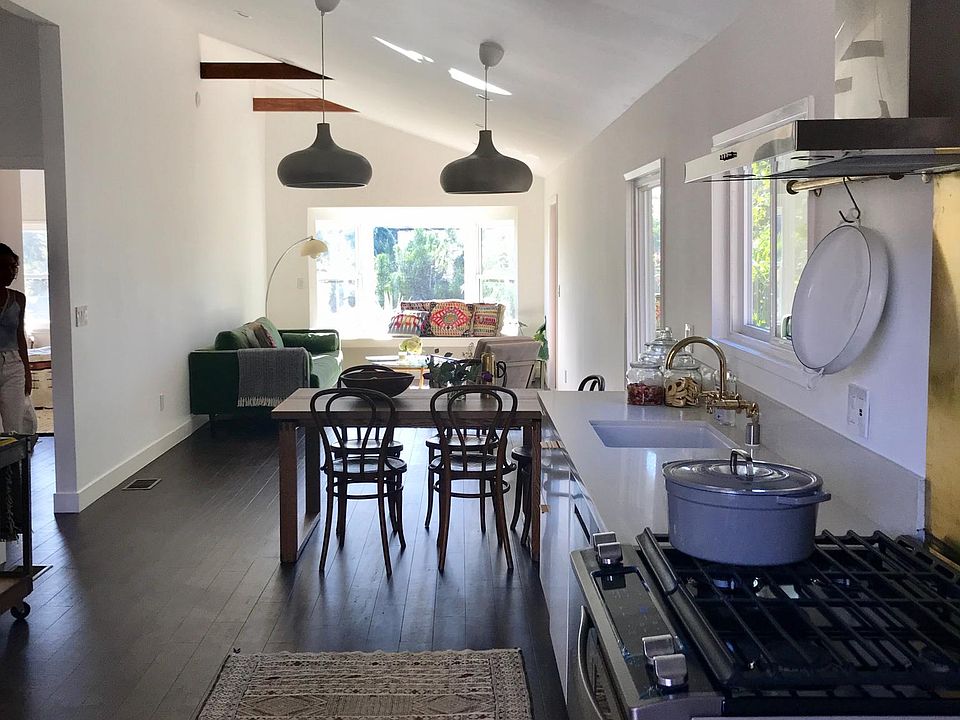 1st image of 336 Vista Pl