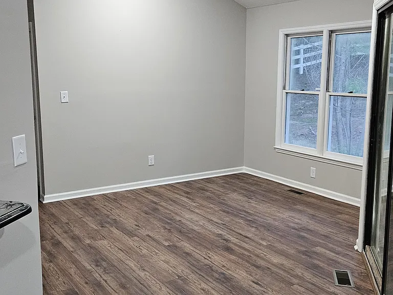 2318 Grassmere Ct — Photo 7