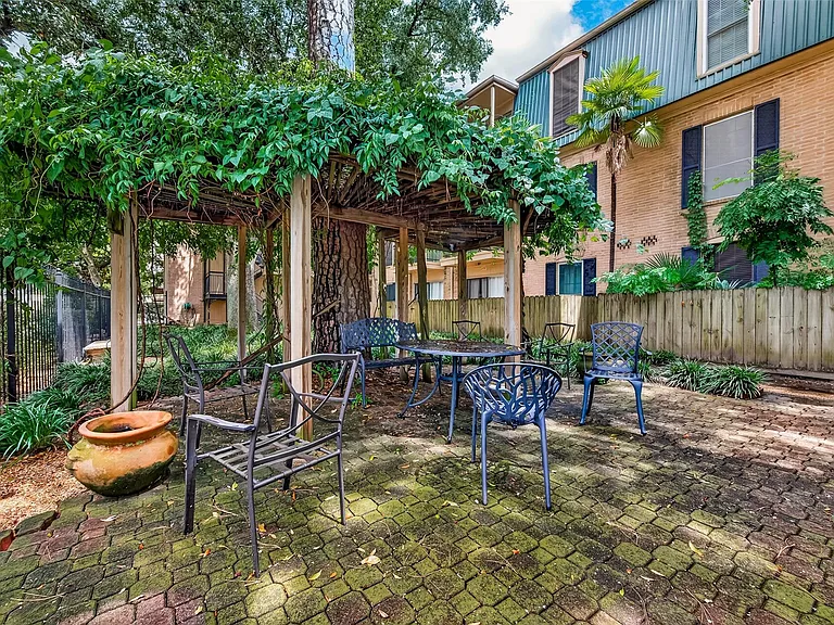 4515 Briar Hollow Pl #309 — Photo 26