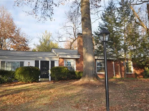 9541 Park Ln, Saint Louis, MO 63124