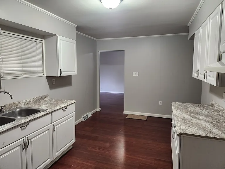109 Fern Way — Photo 3