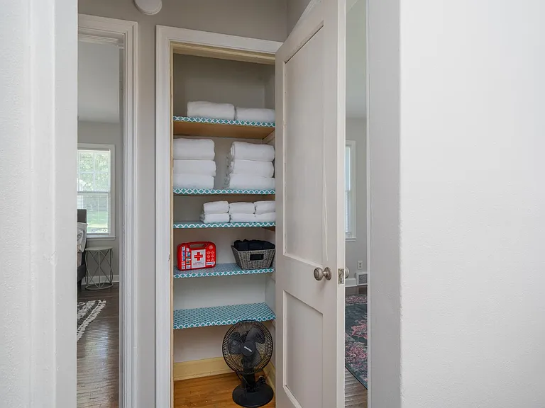 1219 S Glendale Ave — Photo 17