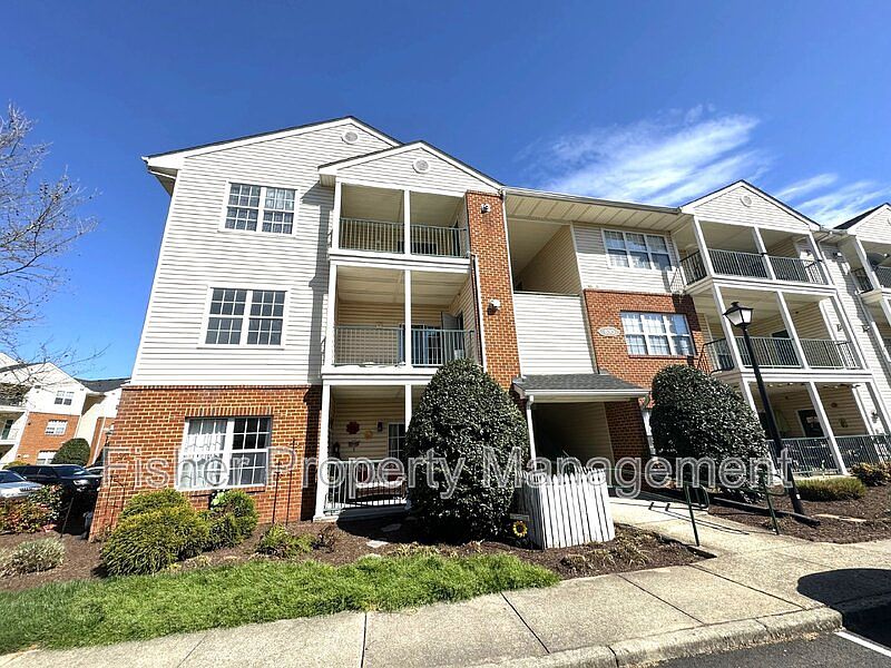 1st image of 830 Brassie Ln APT J