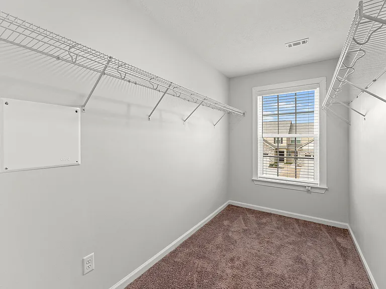 597 Vinings Dr — Photo 25