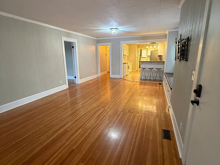 923 S 21st Ave — Photo 5