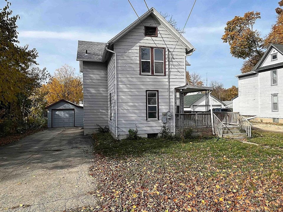 1st image of 419 W Menomonie St
