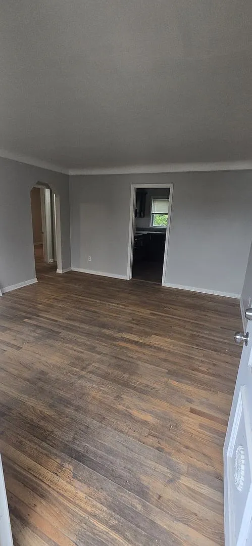Charming 2-Bedroom Ranch Home with Basement Detroit, MI — Photo 2