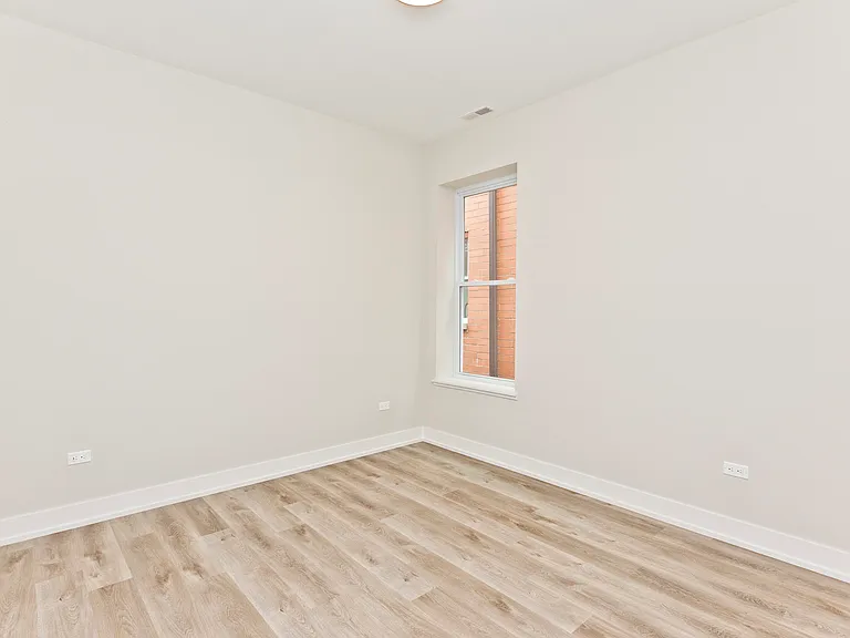 2725 N Ashland Ave #1S — Photo 1