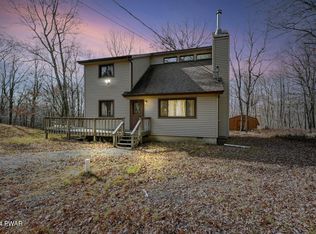 111 Romaine Rd, Hawley, PA 18428