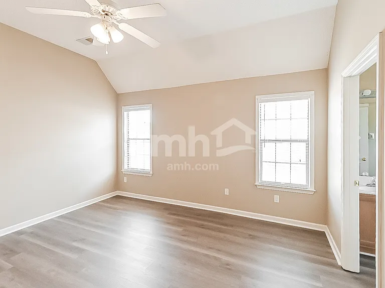 5216 Rockyford Ln — Photo 11