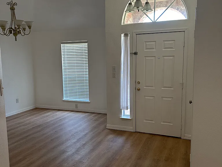 105 Wildhaven Dr — Photo 4