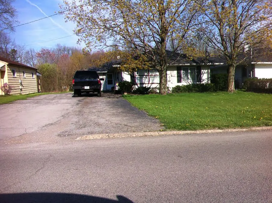 331-3315 Rosemont Ave photo 1
