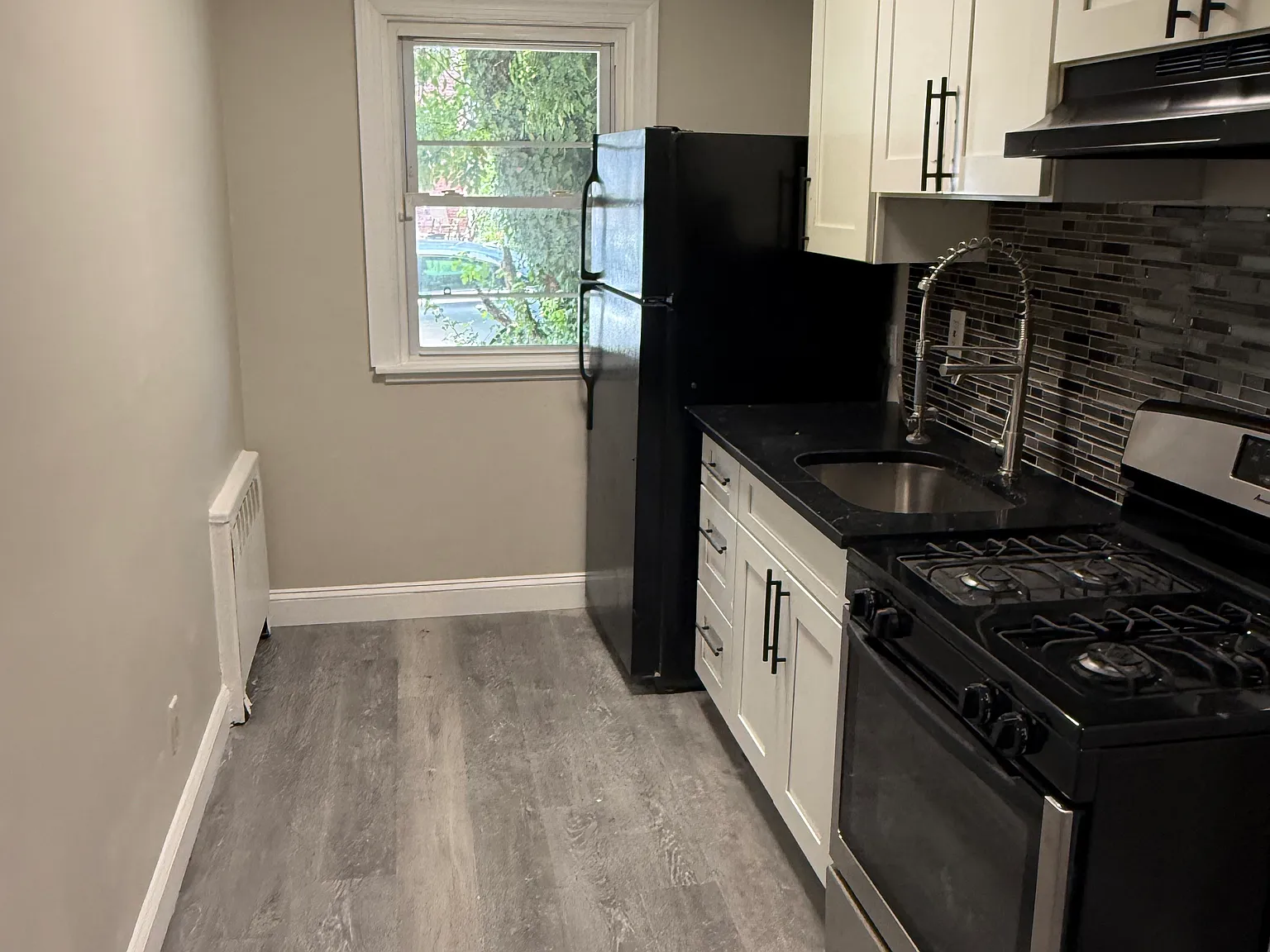 3 bed, 1.5 bath, 1197 sqft, $1,950 — Photo 4