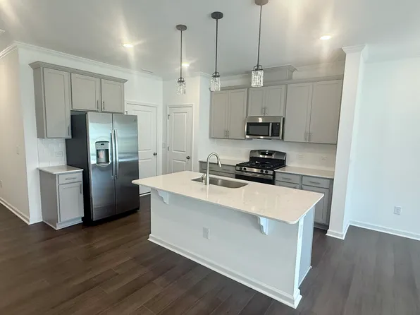 1141 Weavers Trace Dr, Zebulon, NC 27597