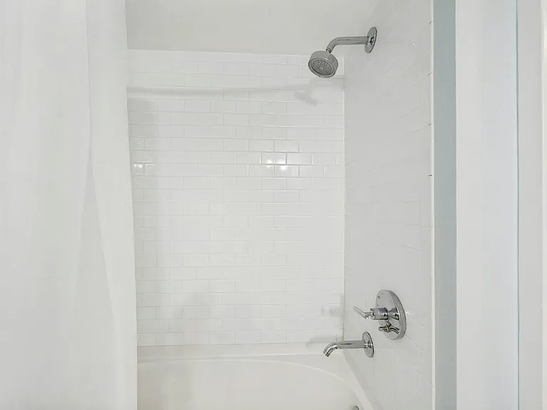 700 Grove St #8R — Photo 12