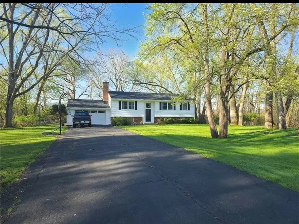 12048 Oakfield Cir, Big Flats, NY 14814