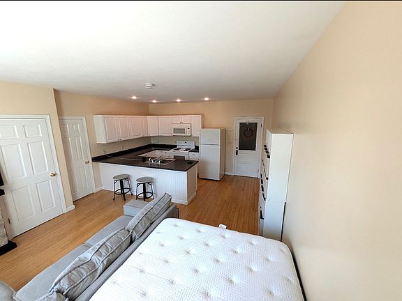 5th image of 150 Main St #1