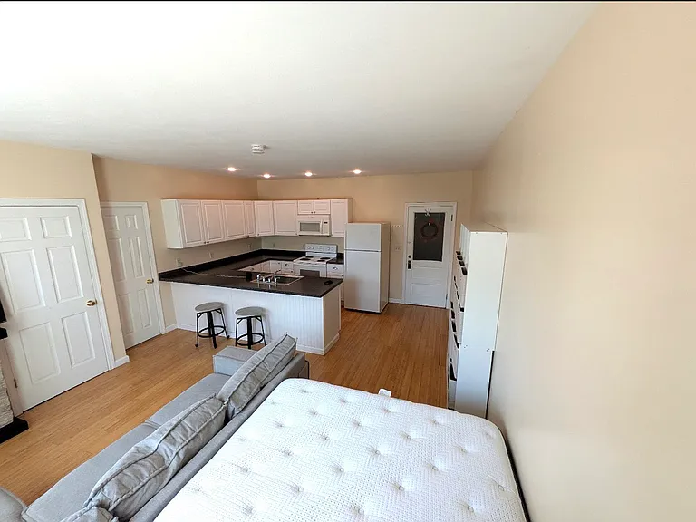 150 Main St #1 — Photo 5