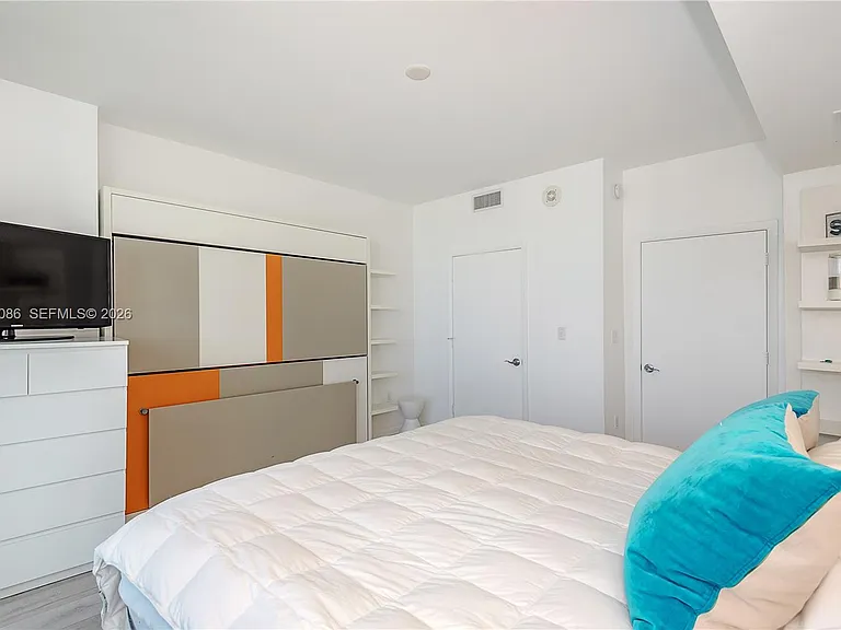 253 NE 2nd St #907 — Photo 16