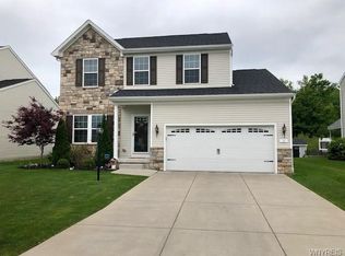 11 Skylark Ln, Niagara Falls, NY 14304