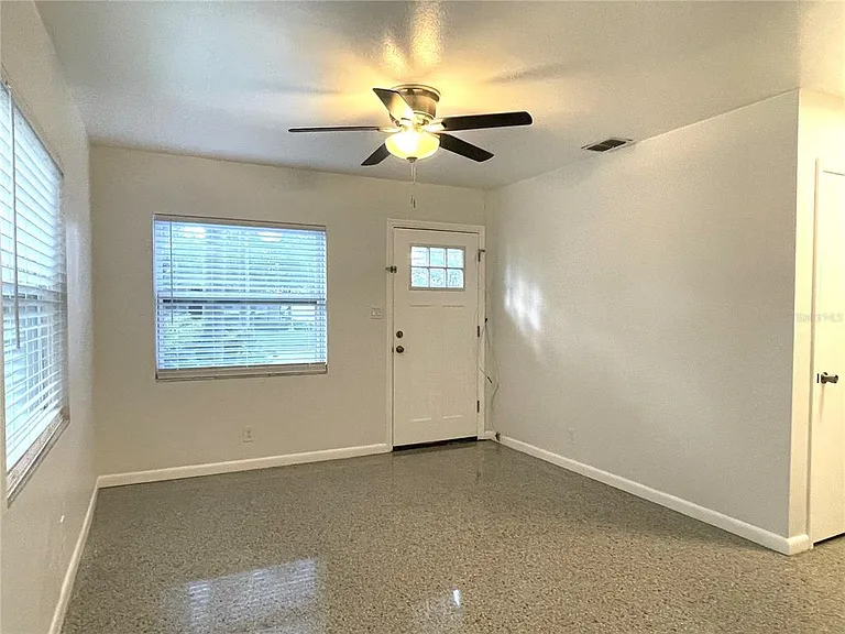 902 S Bruce St #B — Photo 16