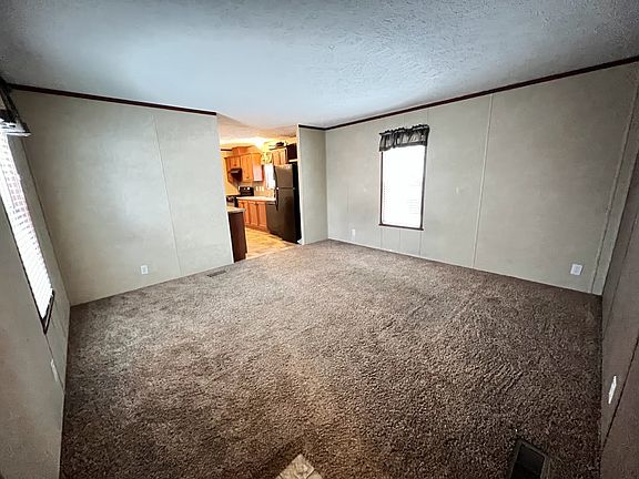 4th image of 516 Courtland Ln #1-377