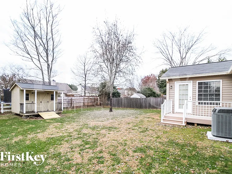 2055 Ardmore Village Ln — Photo 19