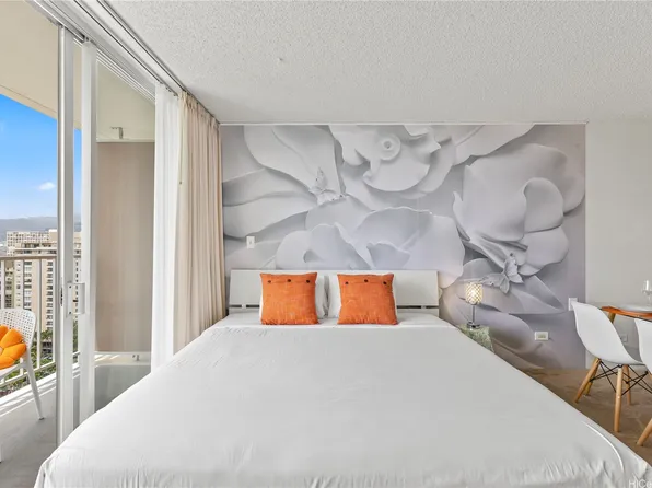 364 Seaside Ave APT 1808, Honolulu, HI 96815