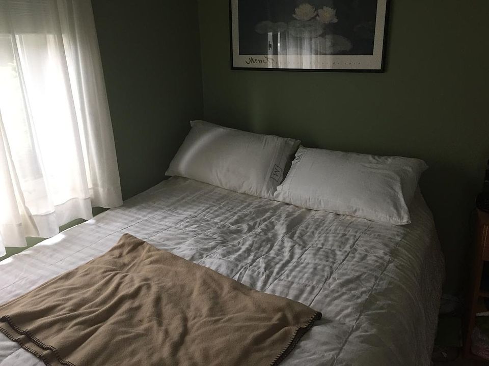 Bedroom #1 (bigger room)