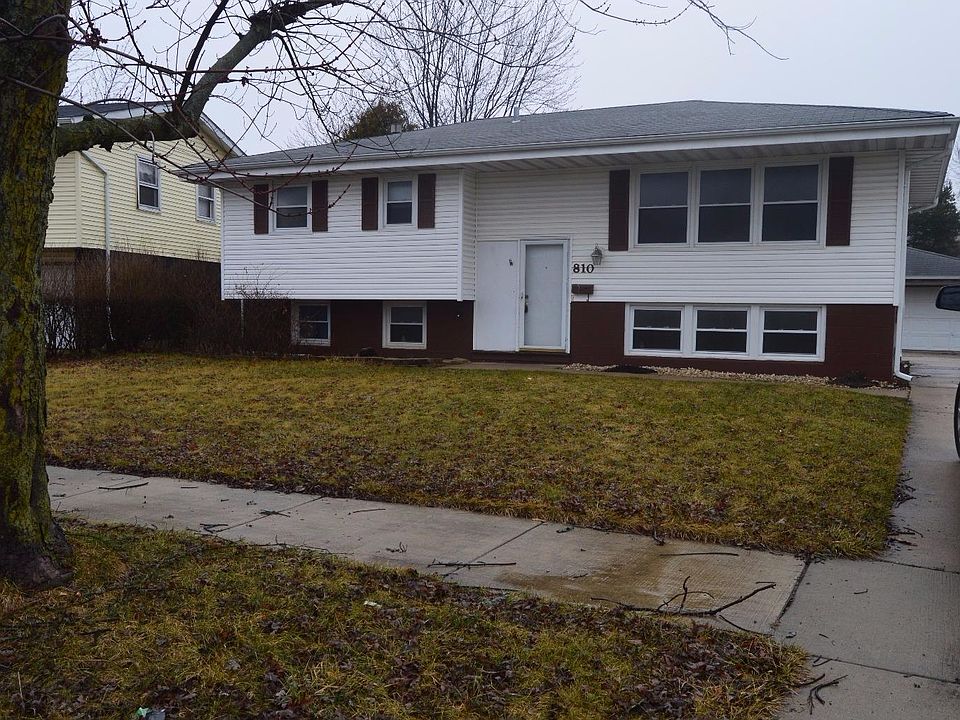 2nd image of 810 Harrison Pl