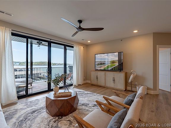 4th image of 4925 Robins Cir #2B
