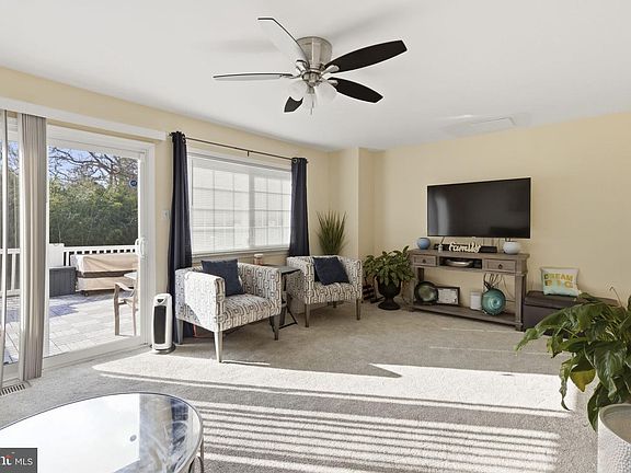 3rd image of 118 Courtland Woods Cir