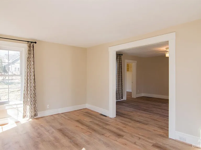 5071 Plymouth Rd — Photo 11