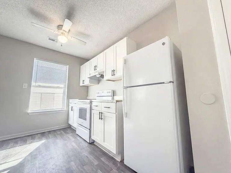 5648 Dobson St — Photo 12