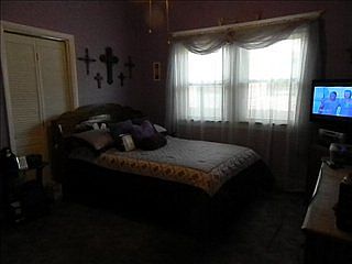 4th image of 1126 E 4th St