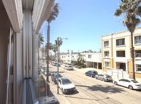 54 Rose Ave