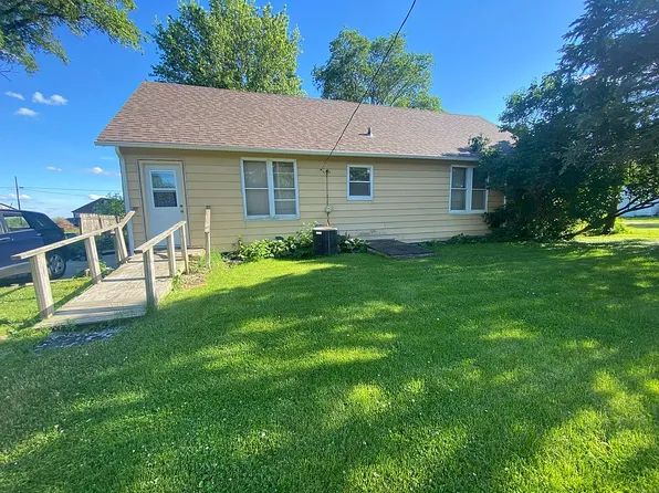 20928 W Maple St, Laura, IL 61451