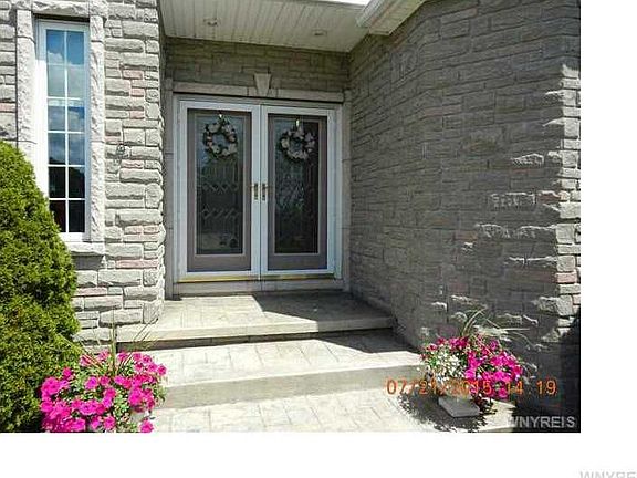 2nd image of 7275 Lakeview Ct