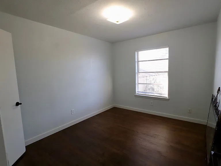 7929 Millstone Dr — Photo 2