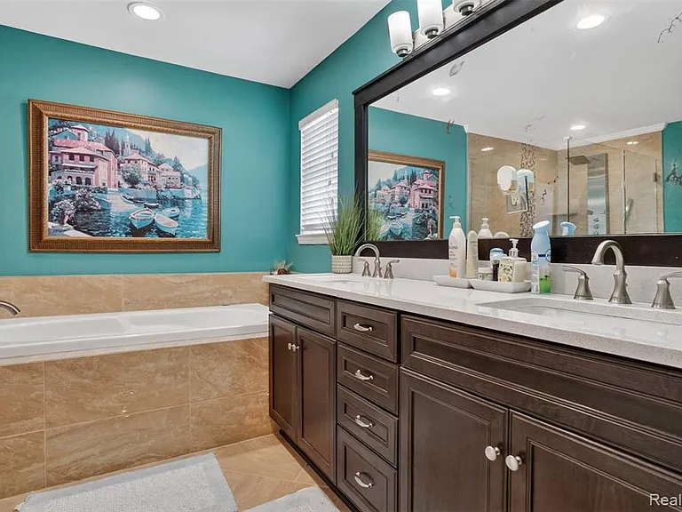 2825 Long Meadow Ln — Photo 27