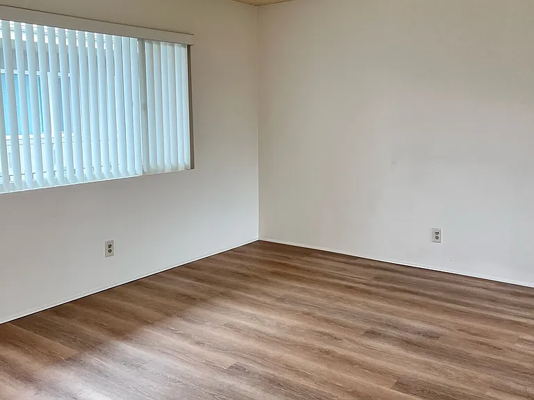 2835 Nina St #11 — Photo 5