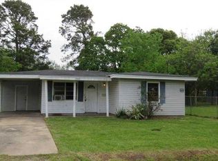 2900 Ruby Dr, Groves, TX 77619