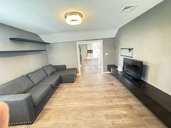 3rd image of 59 West St #2