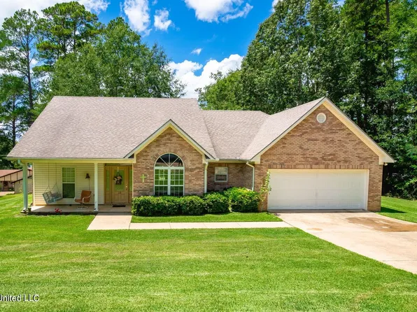113 Camellia Cir, Florence, MS 39073