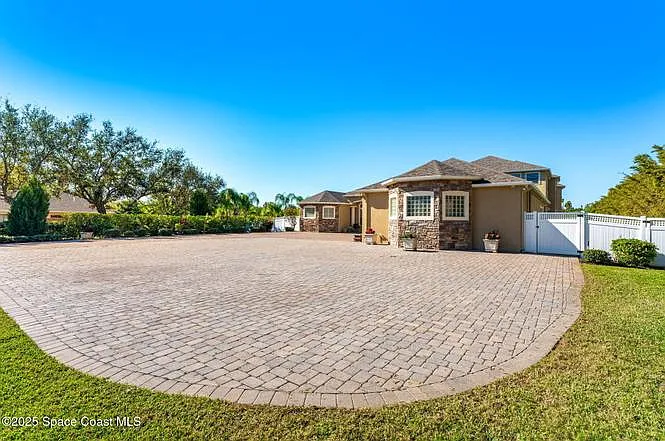 4022 Tradewinds Trl — Photo 88