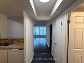 942 Yonge St