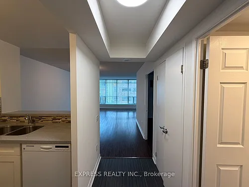 942 Yonge St #903 Photo 1